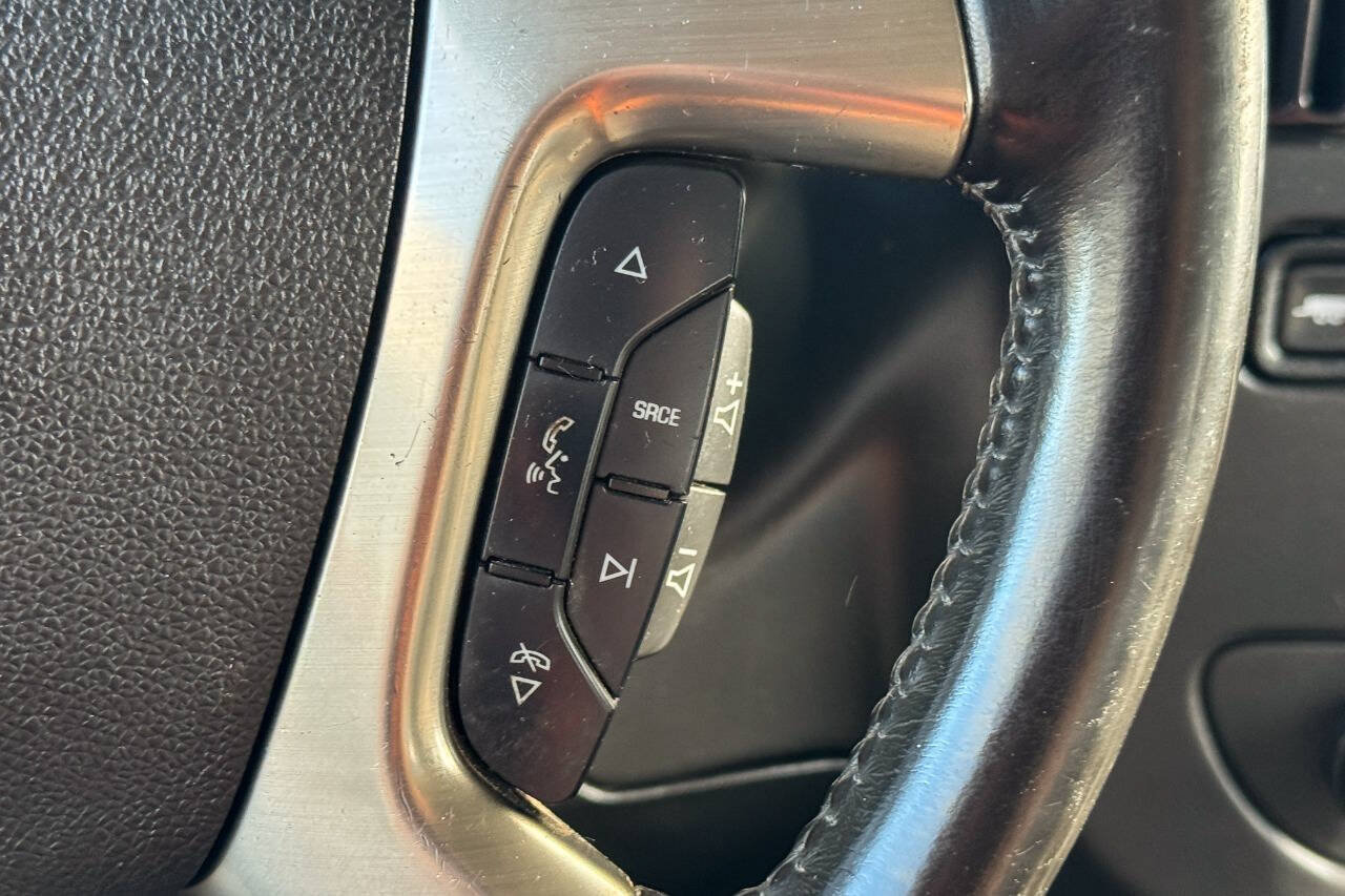 Used 2018 Chevrolet Express 2500 w/ Driver Convenience Package RWD image 28