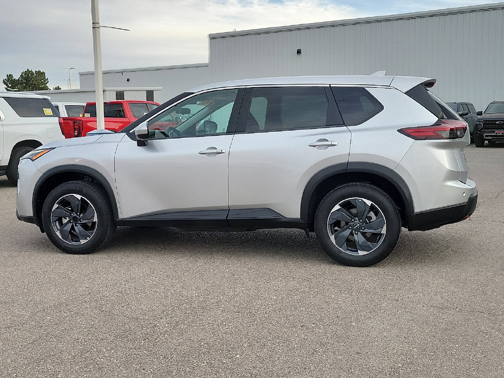 Used 2024 Nissan Rogue SV AWD/4WD image 7