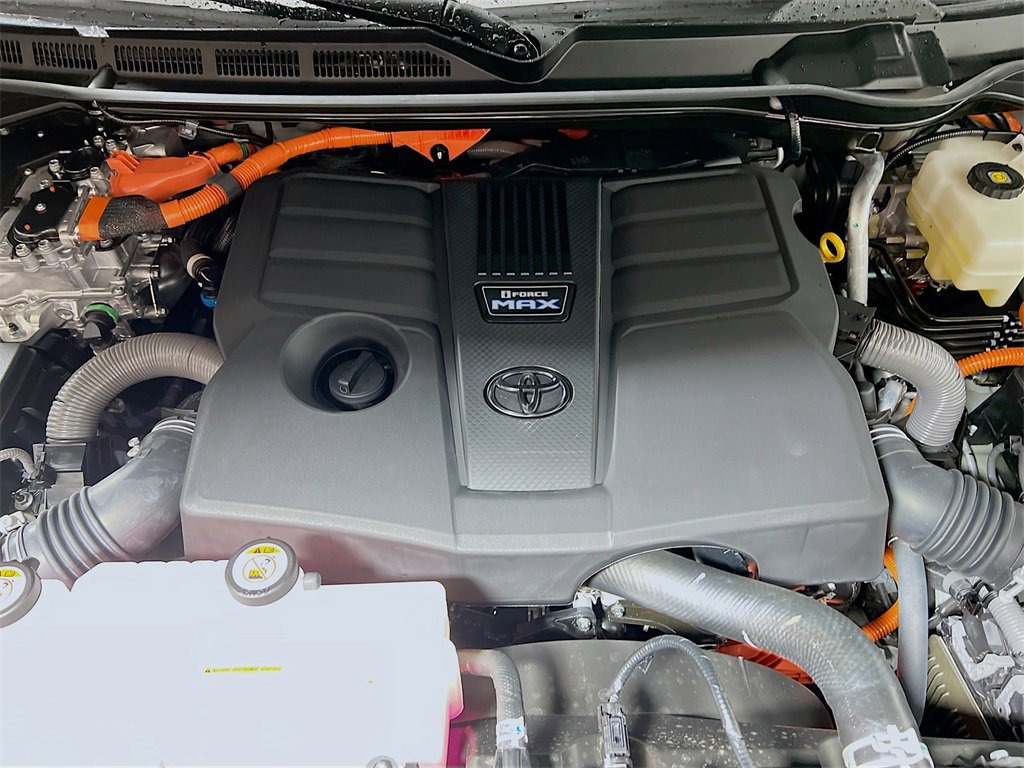 Used 2025 Toyota Tundra Limited image 27