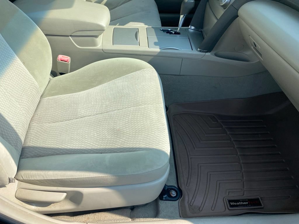 Used 2011 Toyota Camry LE FWD image 6