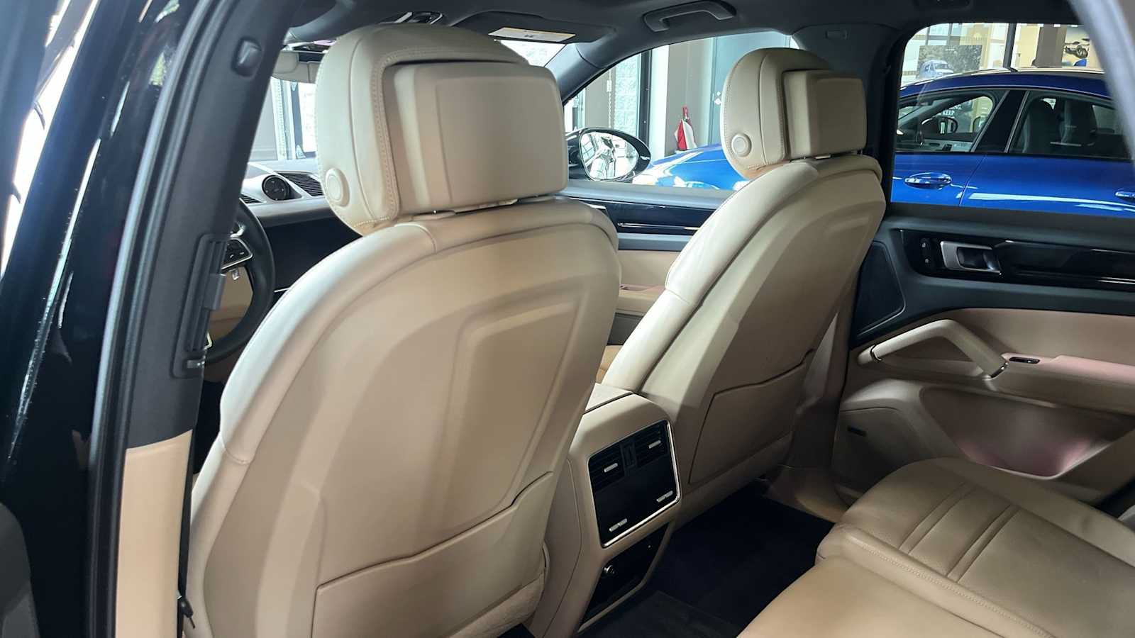 Used 2023 Porsche Cayenne S AWD/4WD image 29