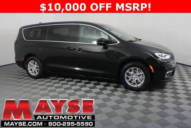 New 2026 Chrysler Pacifica Select image 1