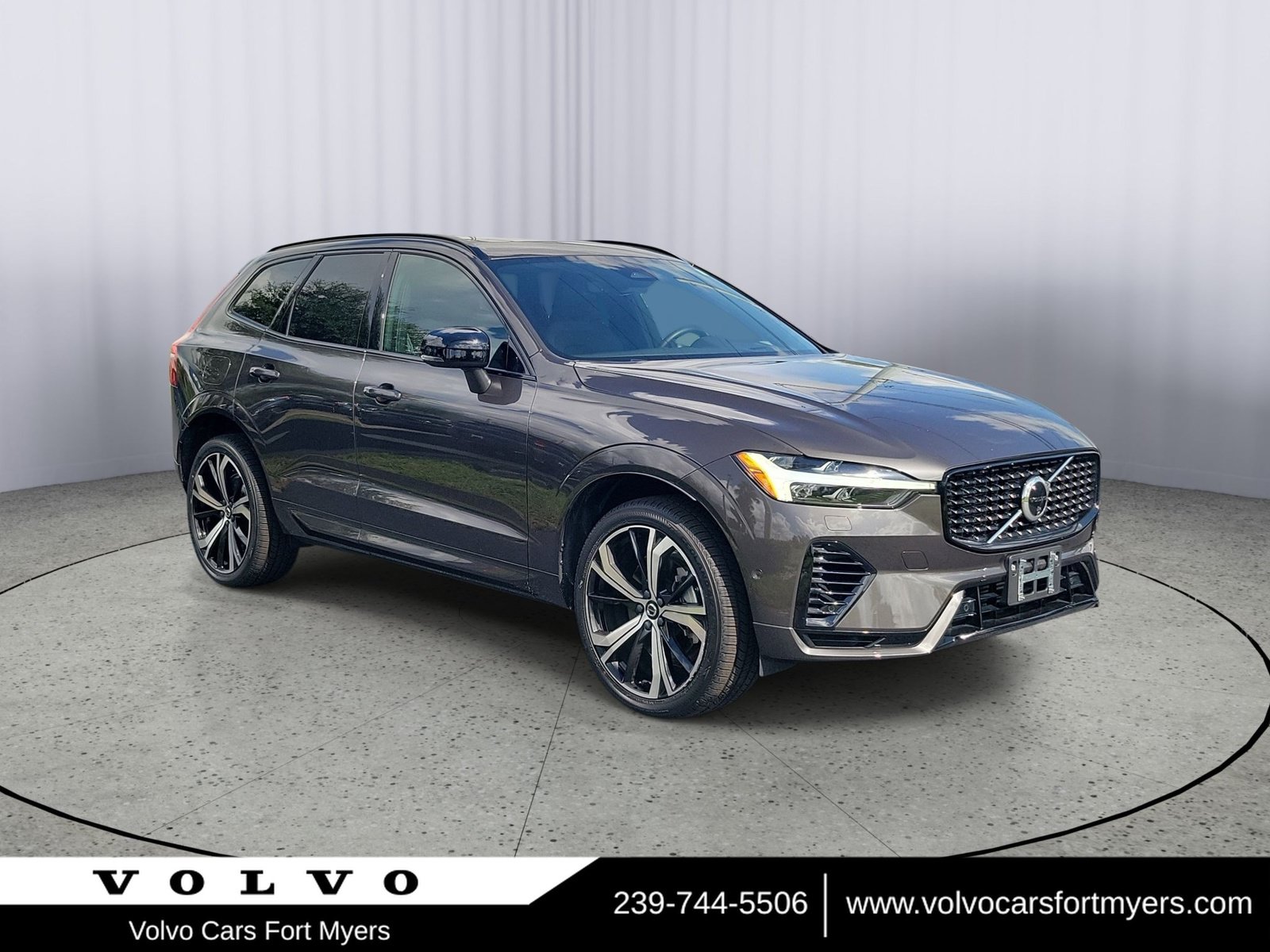 Certified 2024 Volvo XC60 T8 Ultimate w/ Protection Package Premier AWD/4WD image 1