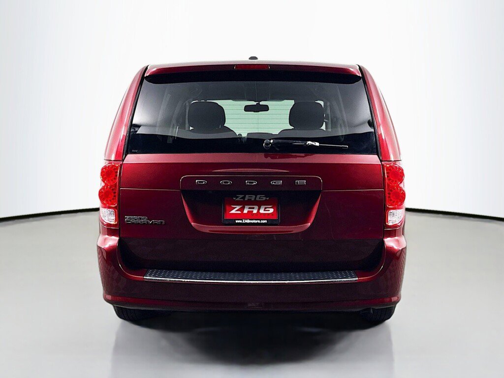 Used 2018 Dodge Grand Caravan SE w/ UConnect Hands-Free Group image 4