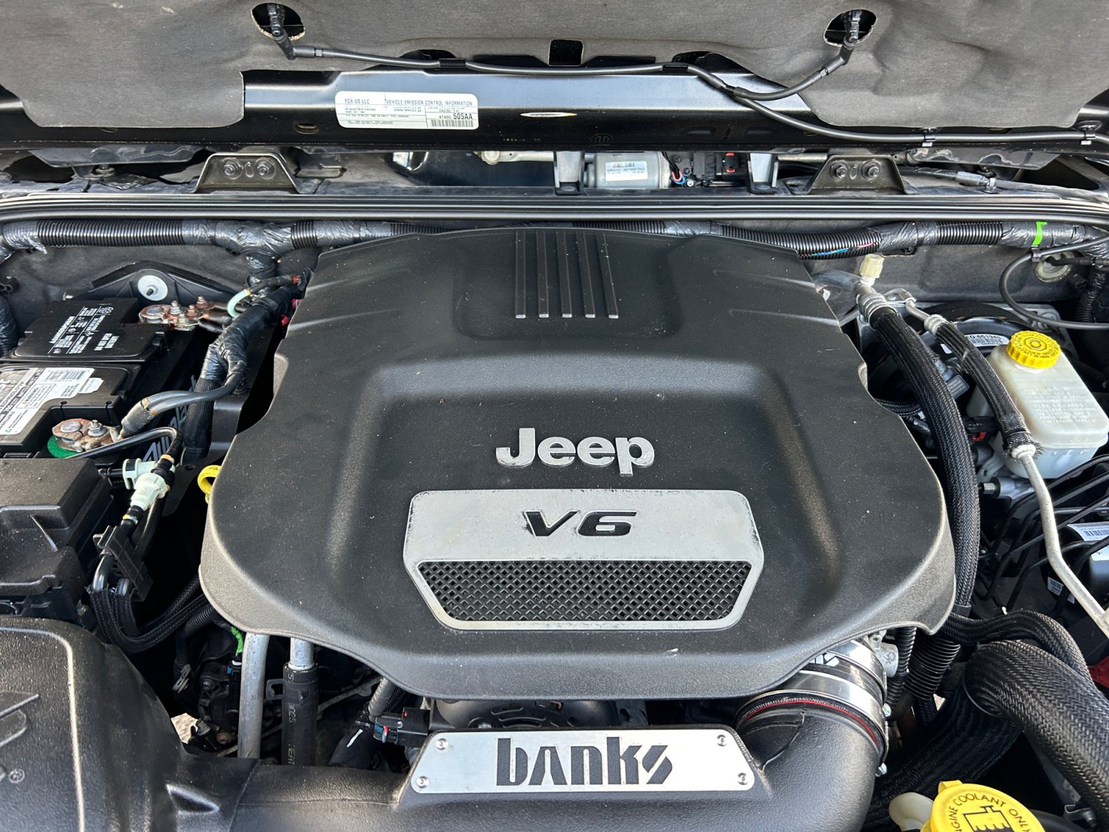 Used 2016 Jeep Wrangler Sahara w/ Connectivity Group AWD/4WD image 22