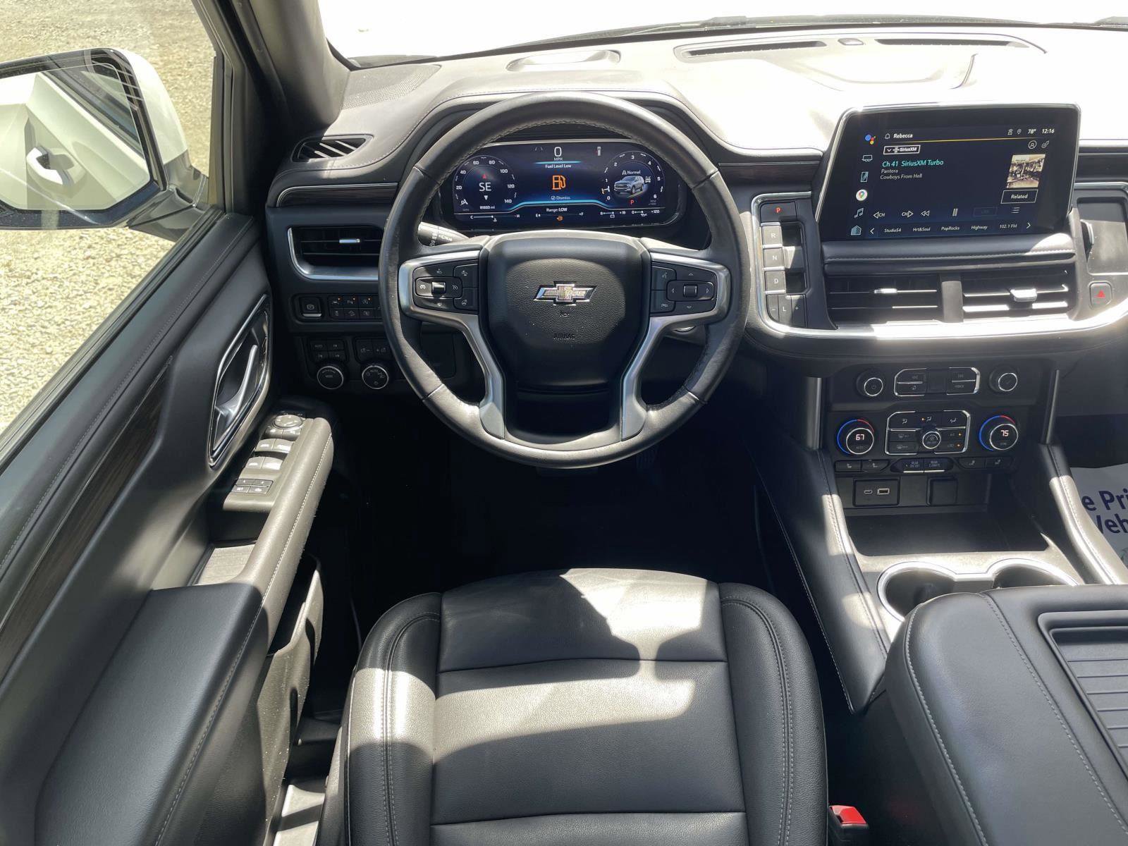 Used 2022 Chevrolet Tahoe Z71 w/ Luxury Package AWD/4WD image 2