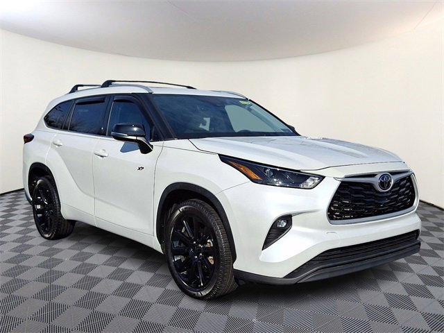 Used 2022 Toyota Highlander XLE
