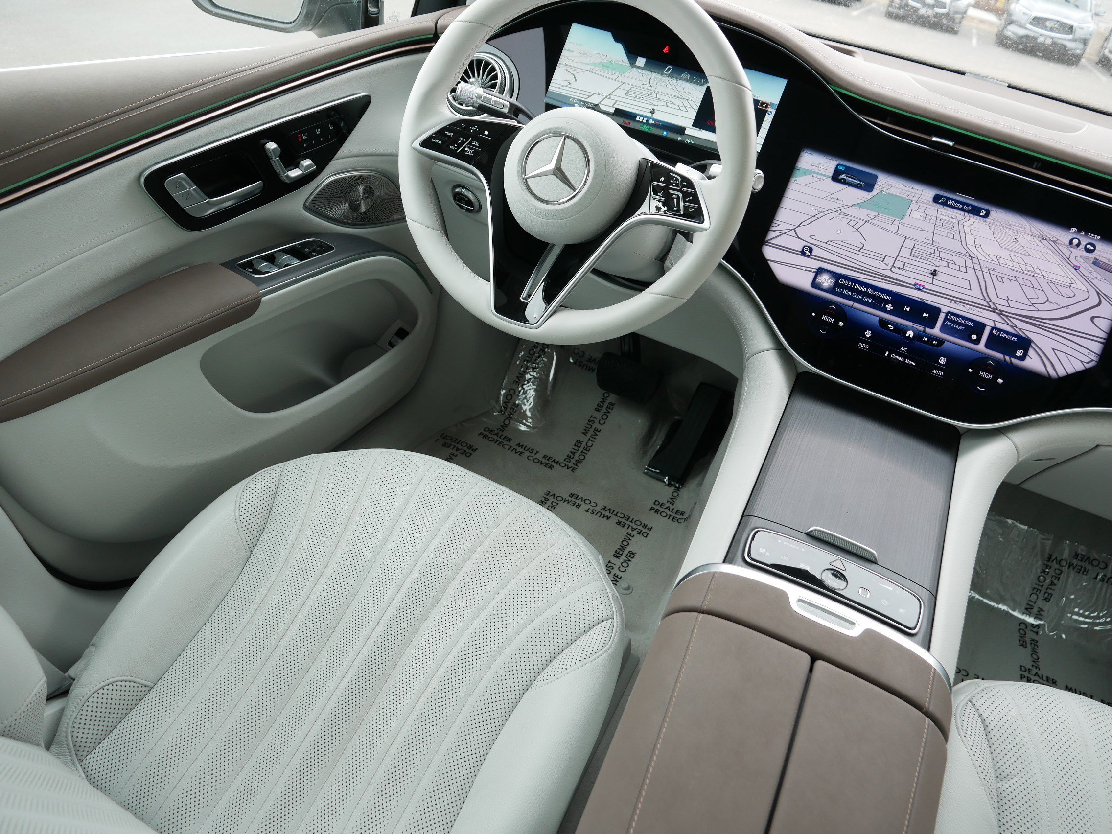 Used 2023 Mercedes-Benz EQS 580 4MATIC SUV image 9