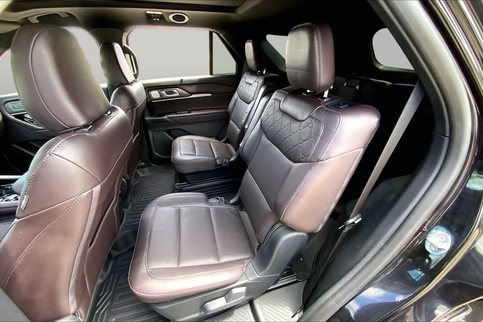 Used 2025 Ford Explorer Platinum w/ Ultimate Package AWD/4WD image 19