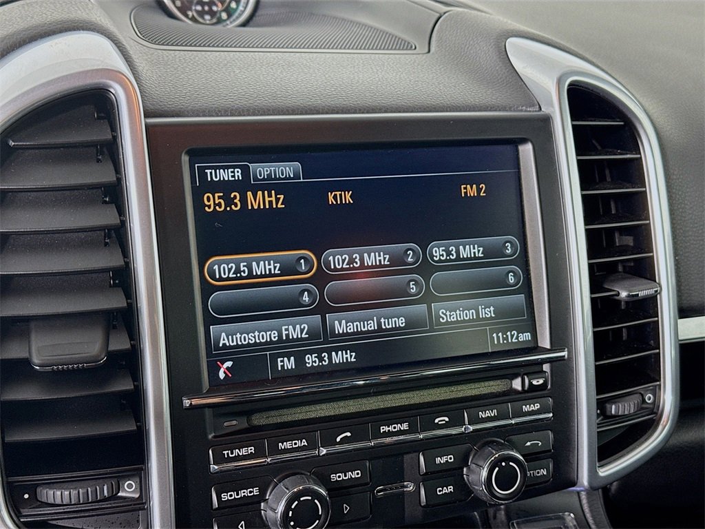 Used 2016 Porsche Cayenne S image 16