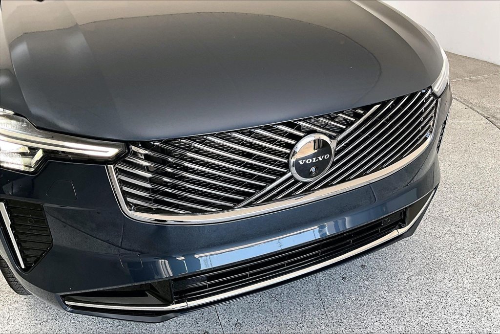New 2026 Volvo XC90 B5 Plus AWD/4WD image 37