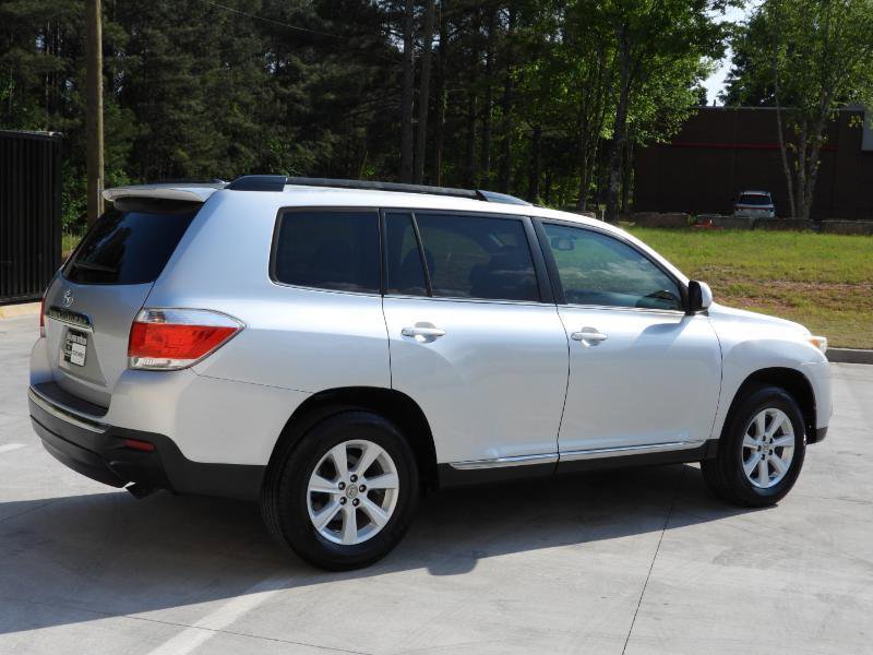 Used 2012 Toyota Highlander SE w/ Tow Pkg FWD image 24
