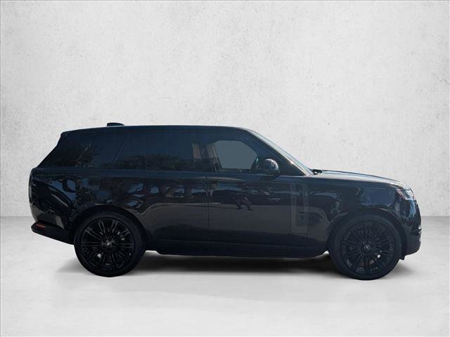 Used 2024 Land Rover Range Rover SE image 4