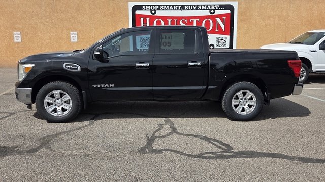 Used 2017 Nissan Titan SV AWD/4WD image 1