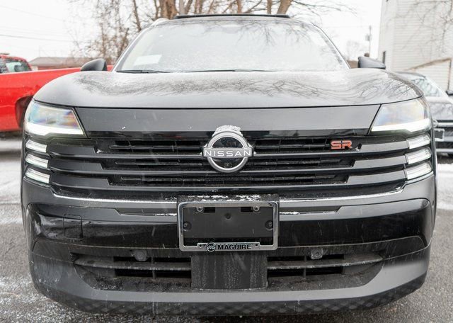 New 2026 Nissan Kicks SR w/ Cold Weather Package image 3