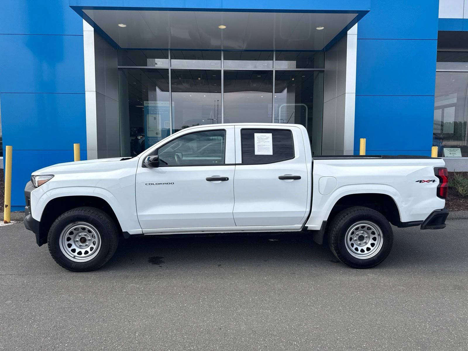 Used 2023 Chevrolet Colorado W/T w/ WT Convenience Package II AWD/4WD image 9
