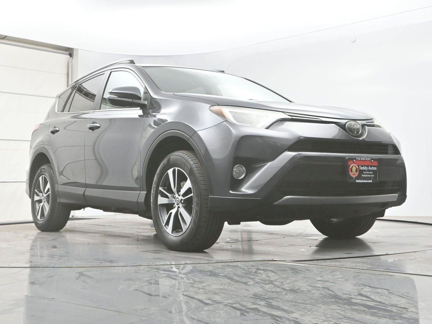 Used 2018 Toyota RAV4 XLE w/ Plus Extra Value Package AWD/4WD image 26