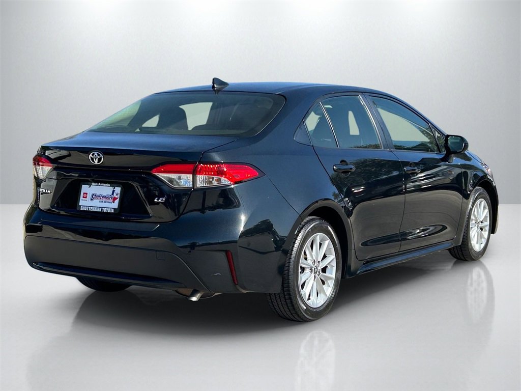 Used 2022 Toyota Corolla LE w/ LE Convenience Package image 5