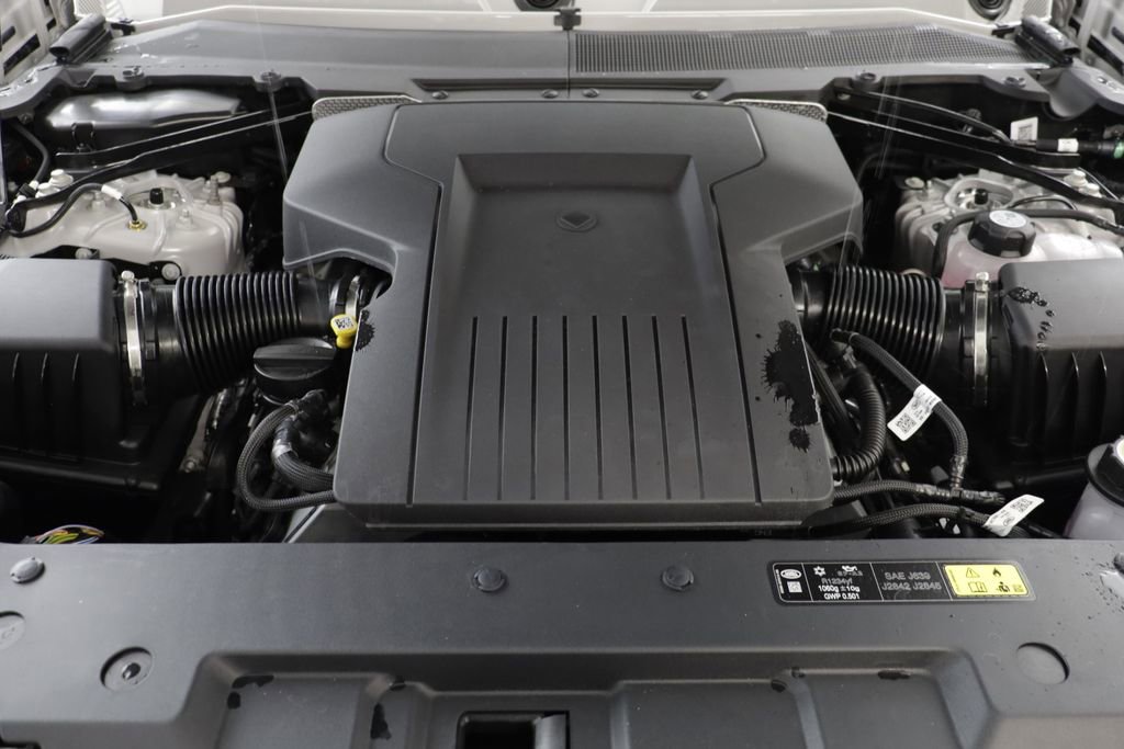 New 2026 Land Rover Defender 110 OCTA AWD/4WD image 27