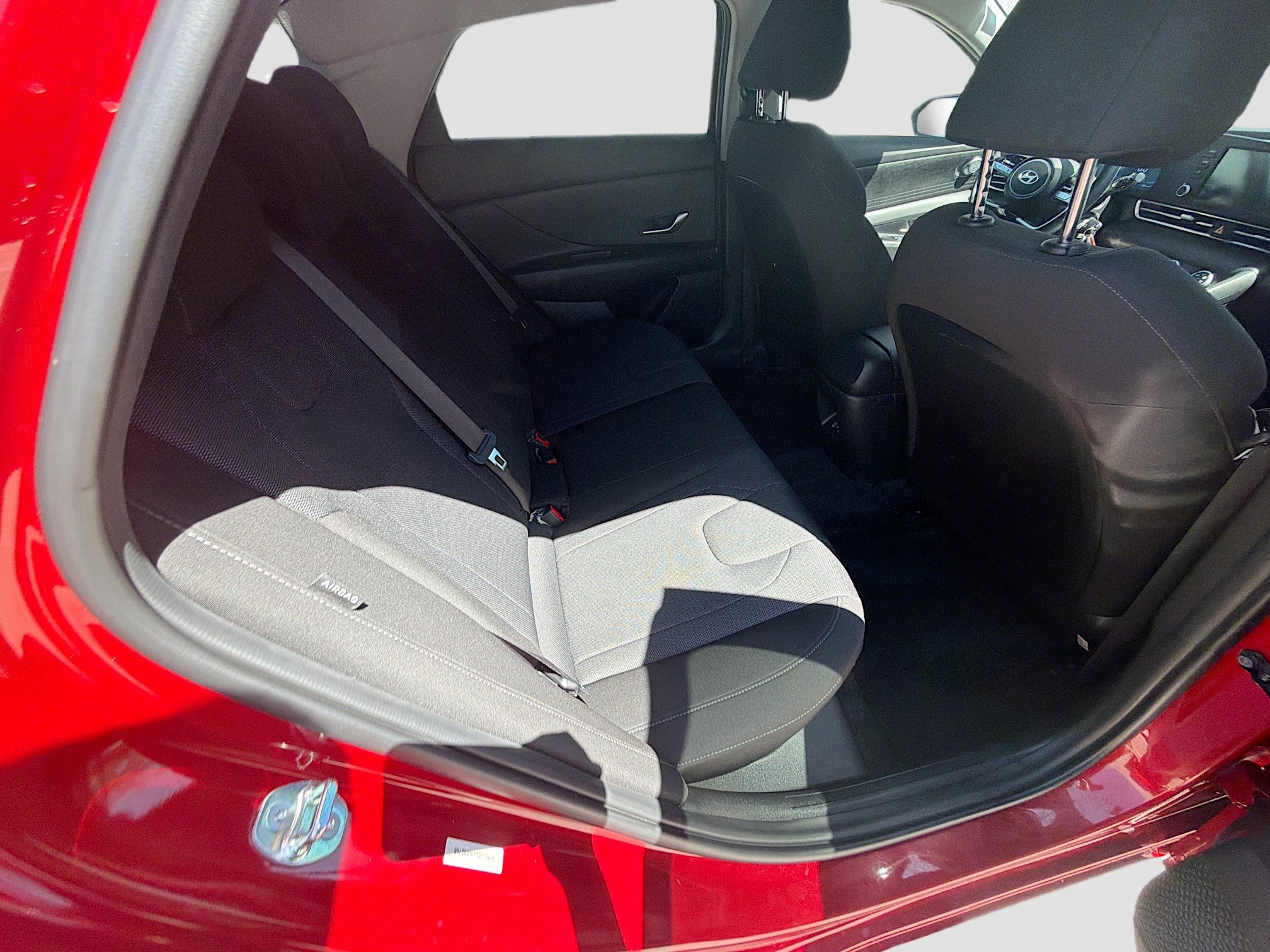 Used 2025 Hyundai Elantra SE image 25