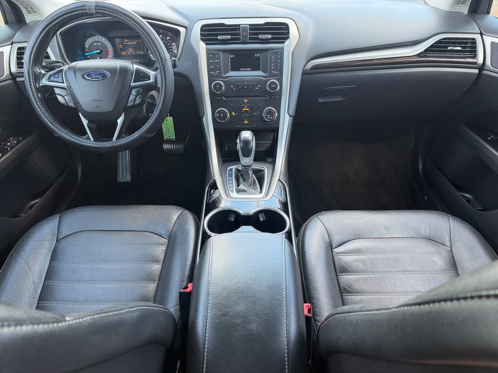 Used 2015 Ford Fusion SE w/ Equipment Group 202A FWD image 17