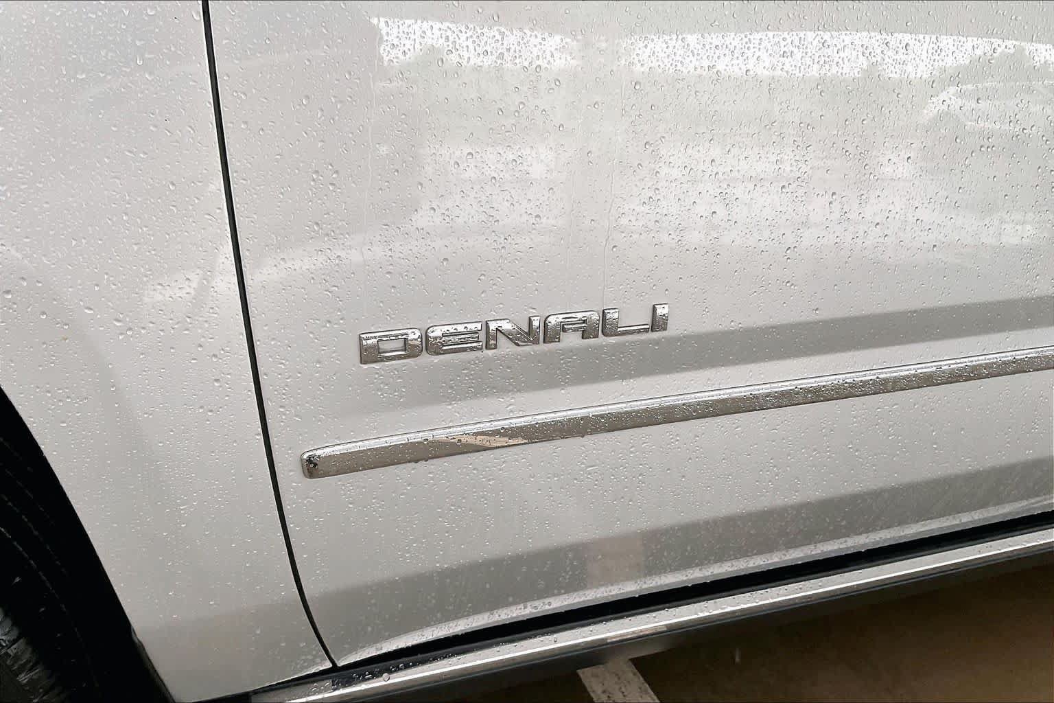 Used 2020 GMC Yukon Denali w/ Denali Ultimate Package RWD image 11
