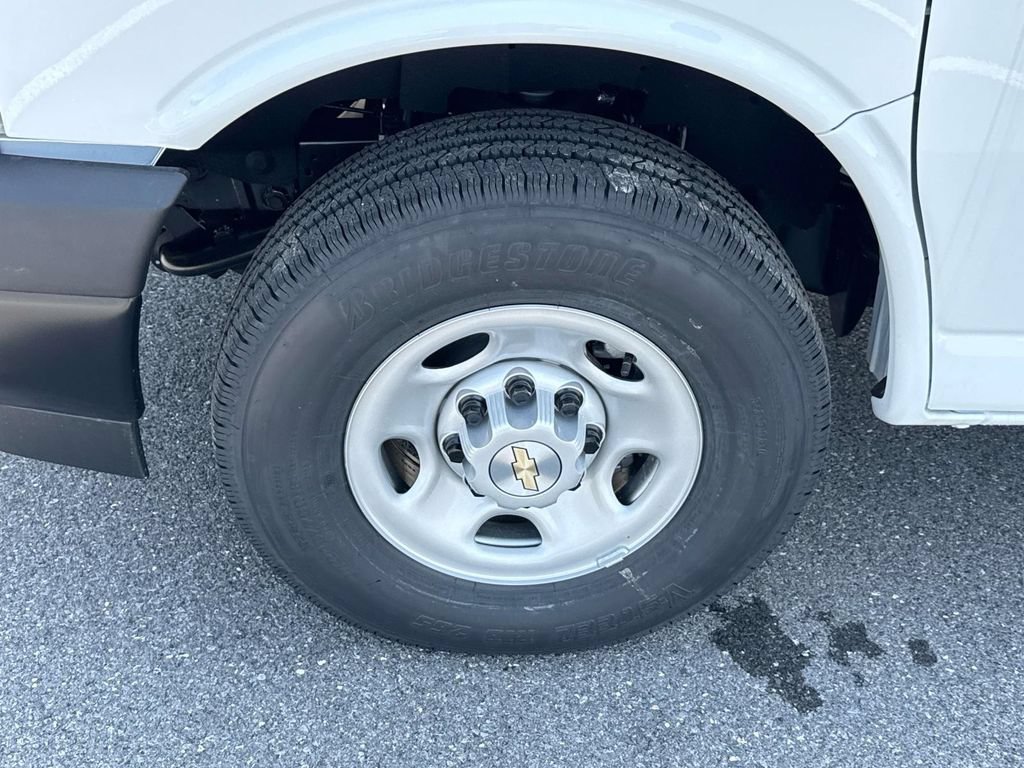 New 2026 Chevrolet Express 2500 w/ Driver Convenience Package RWD image 17