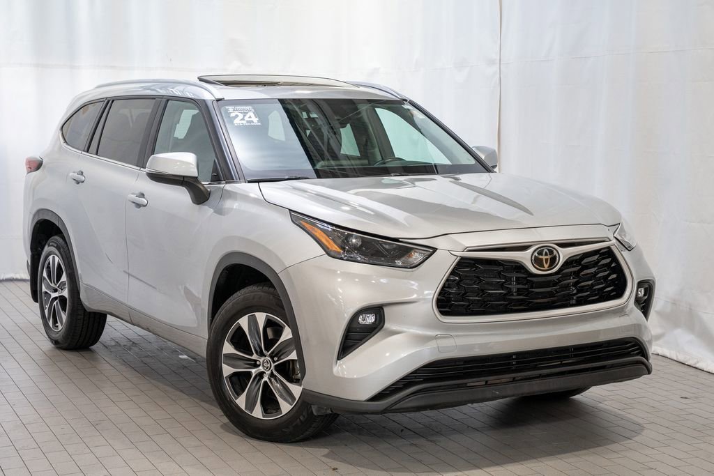 Used 2024 Toyota Highlander XLE image 1