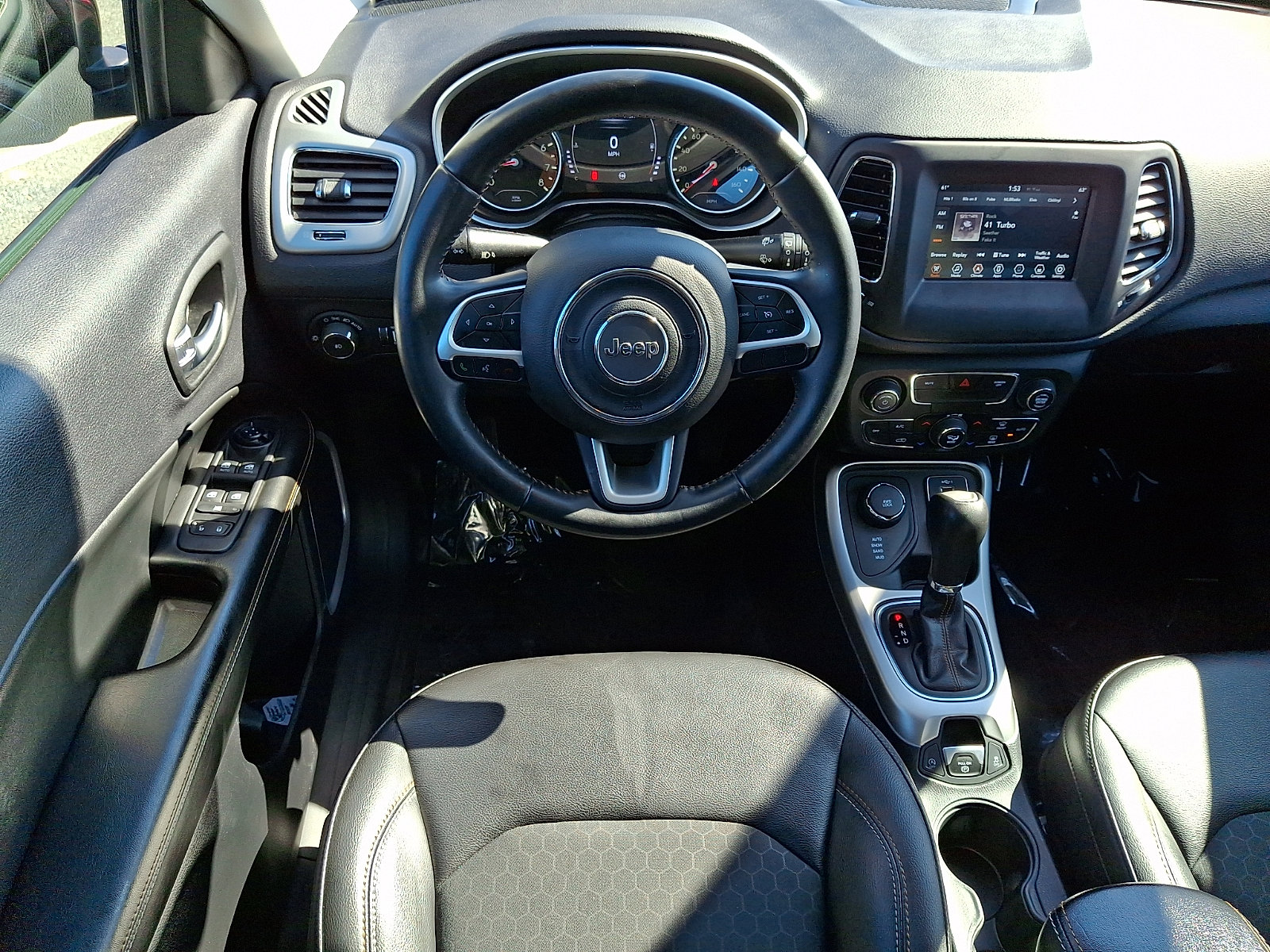 Used 2019 Jeep Compass Latitude image 11