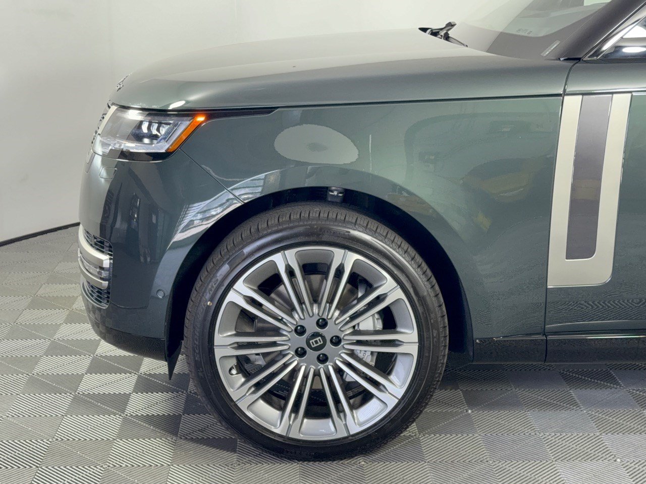 New 2027 Land Rover Range Rover SE AWD/4WD image 13