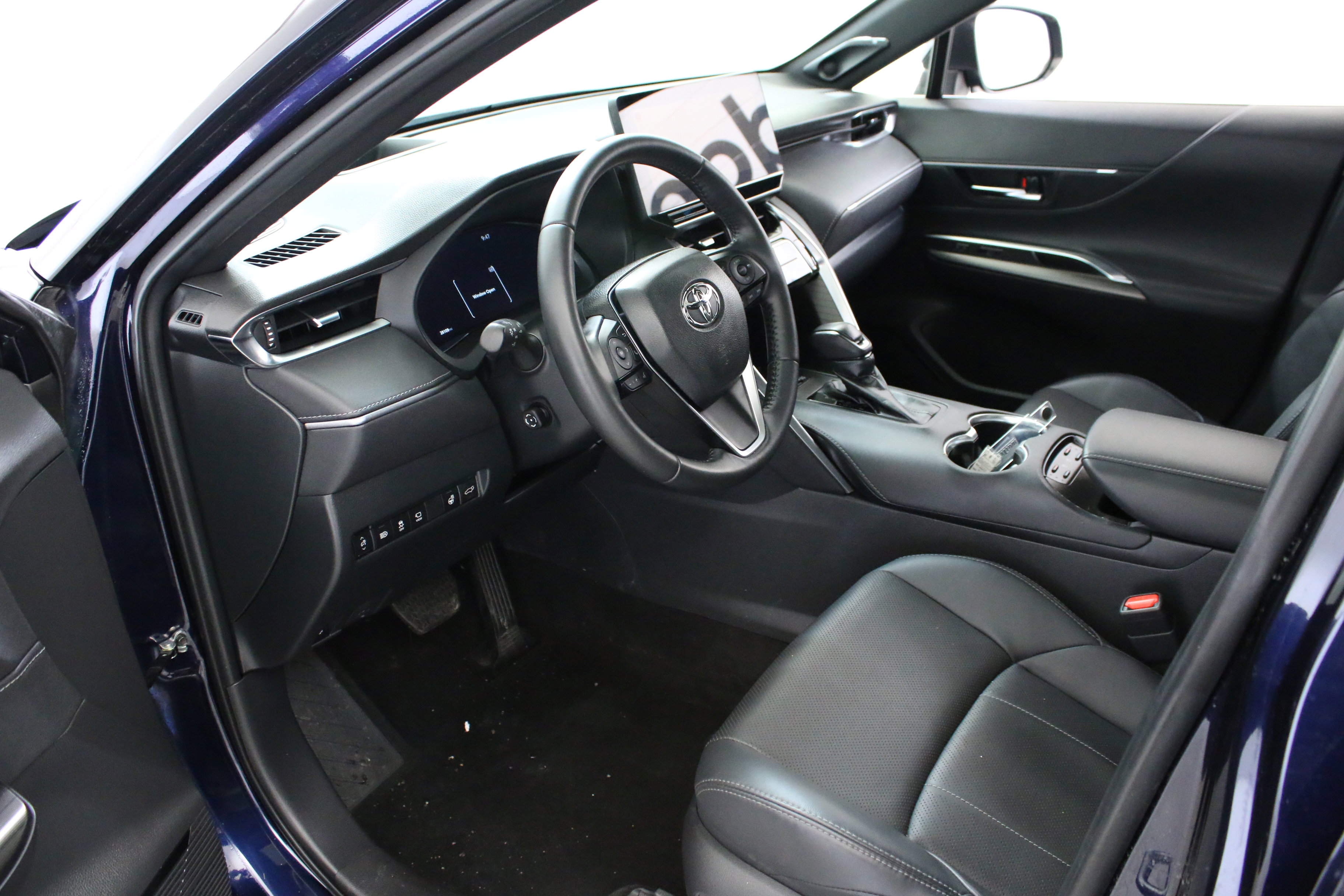 Used 2024 Toyota Venza Limited image 22