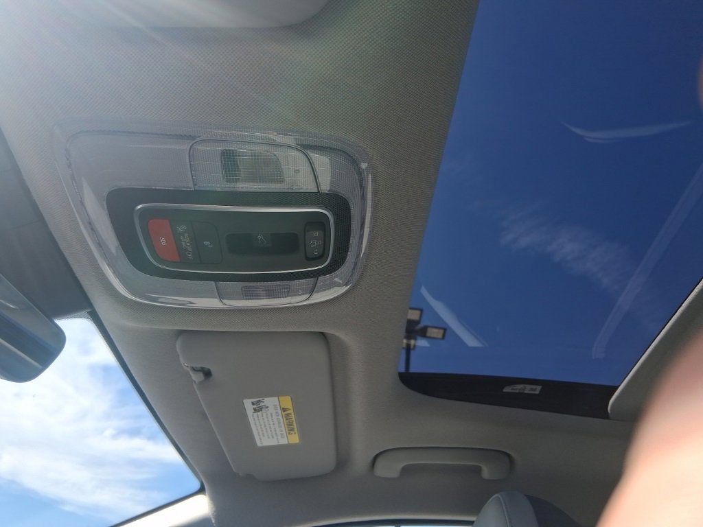 New 2025 Hyundai Elantra Limited image 25