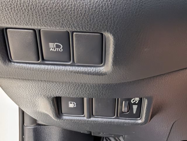 Used 2021 Toyota C-HR XLE FWD image 21