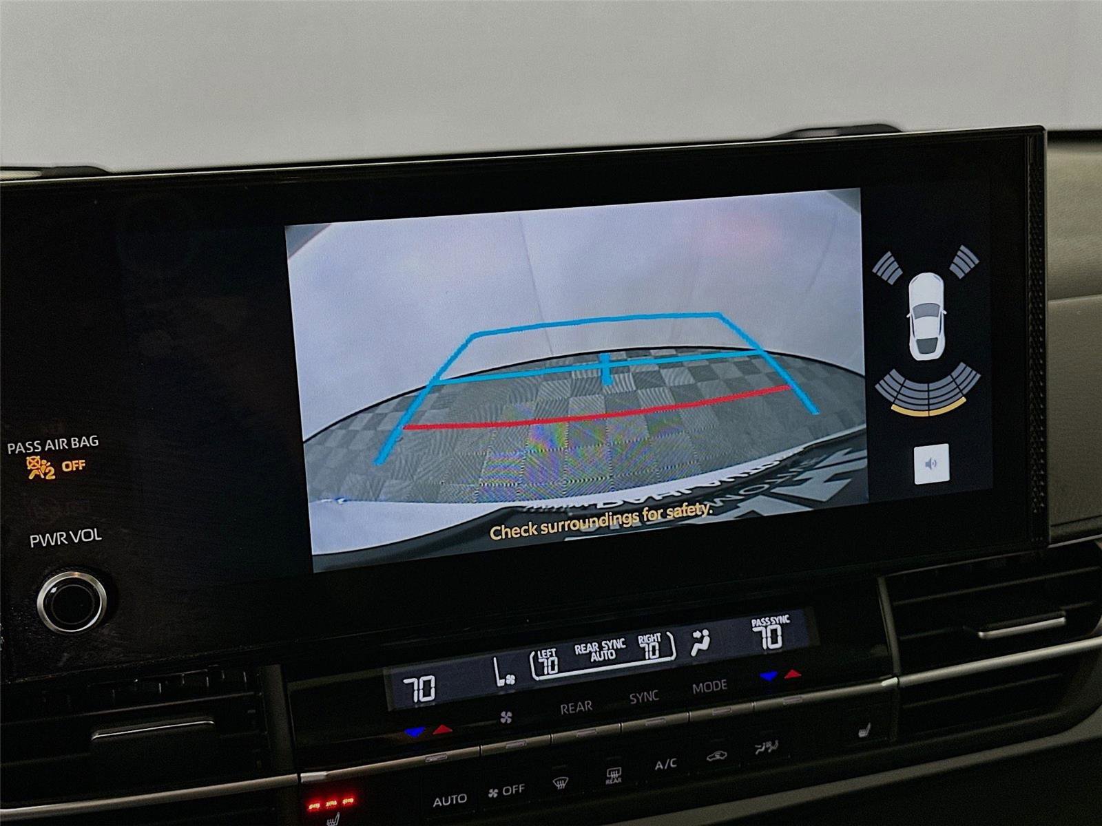 Used 2025 Toyota Sienna XLE w/ XLE Plus Package image 6