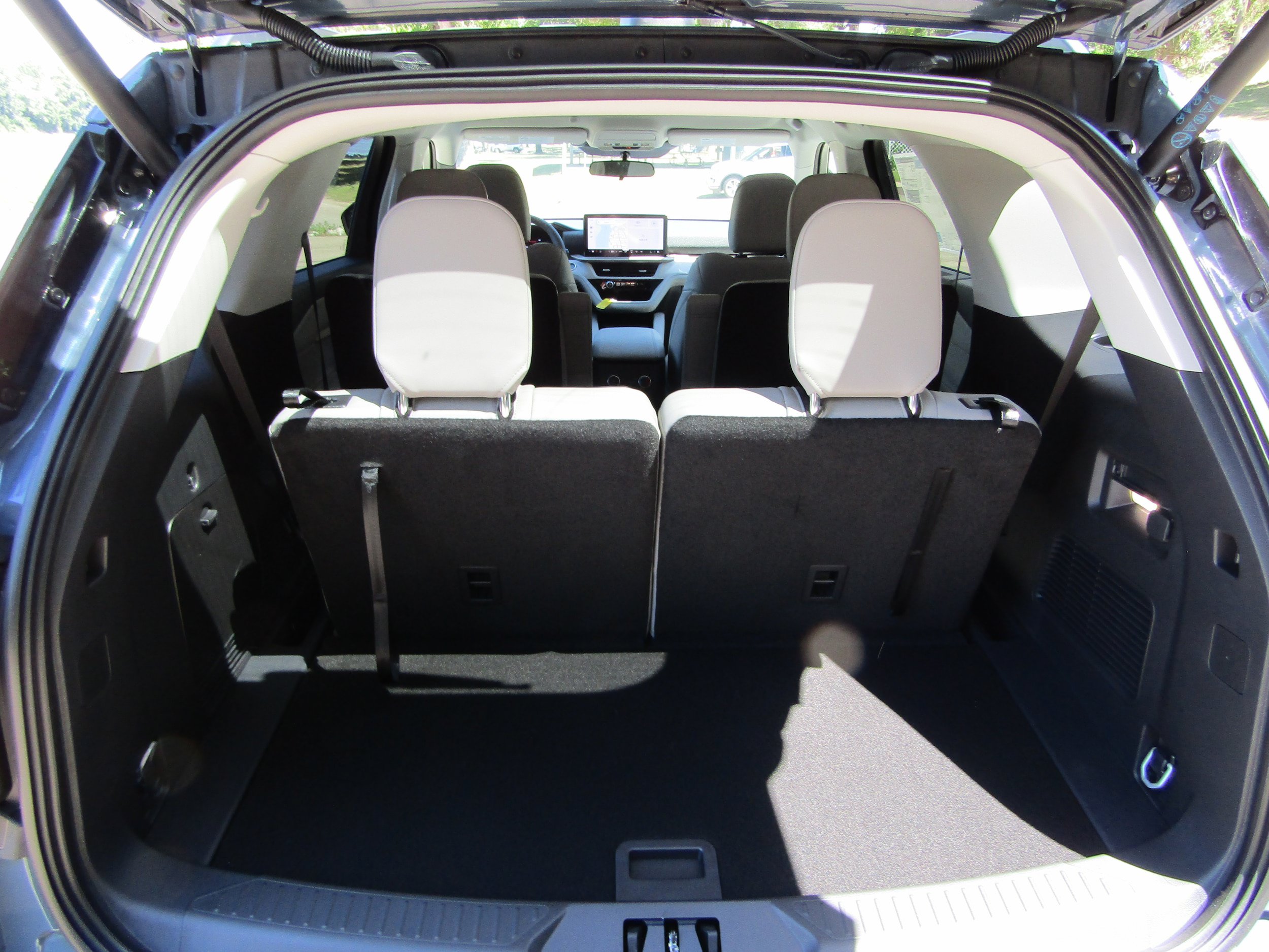 New 2026 Ford Explorer Active w/ Active Comfort Package AWD/4WD image 14
