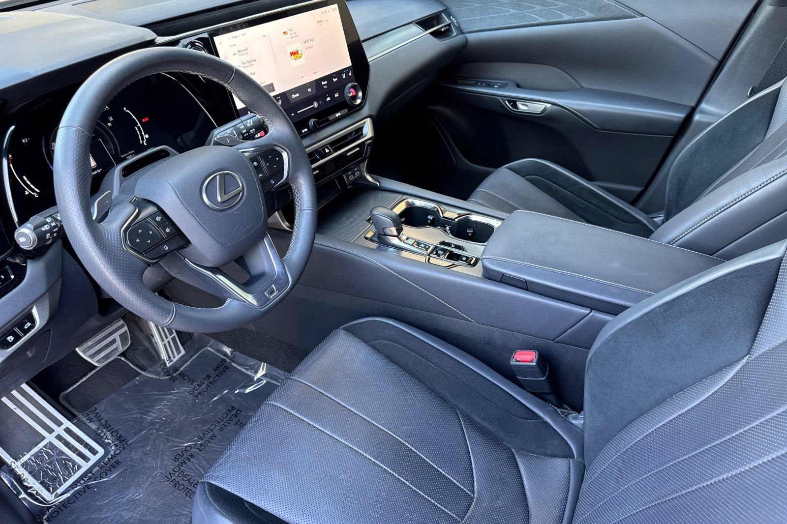 Certified 2023 Lexus RX 500h F Sport w/ Accessory Package (Z1) AWD/4WD image 11