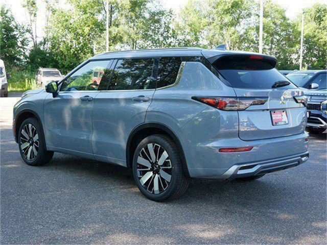 New 2025 Mitsubishi Outlander SEL image 2