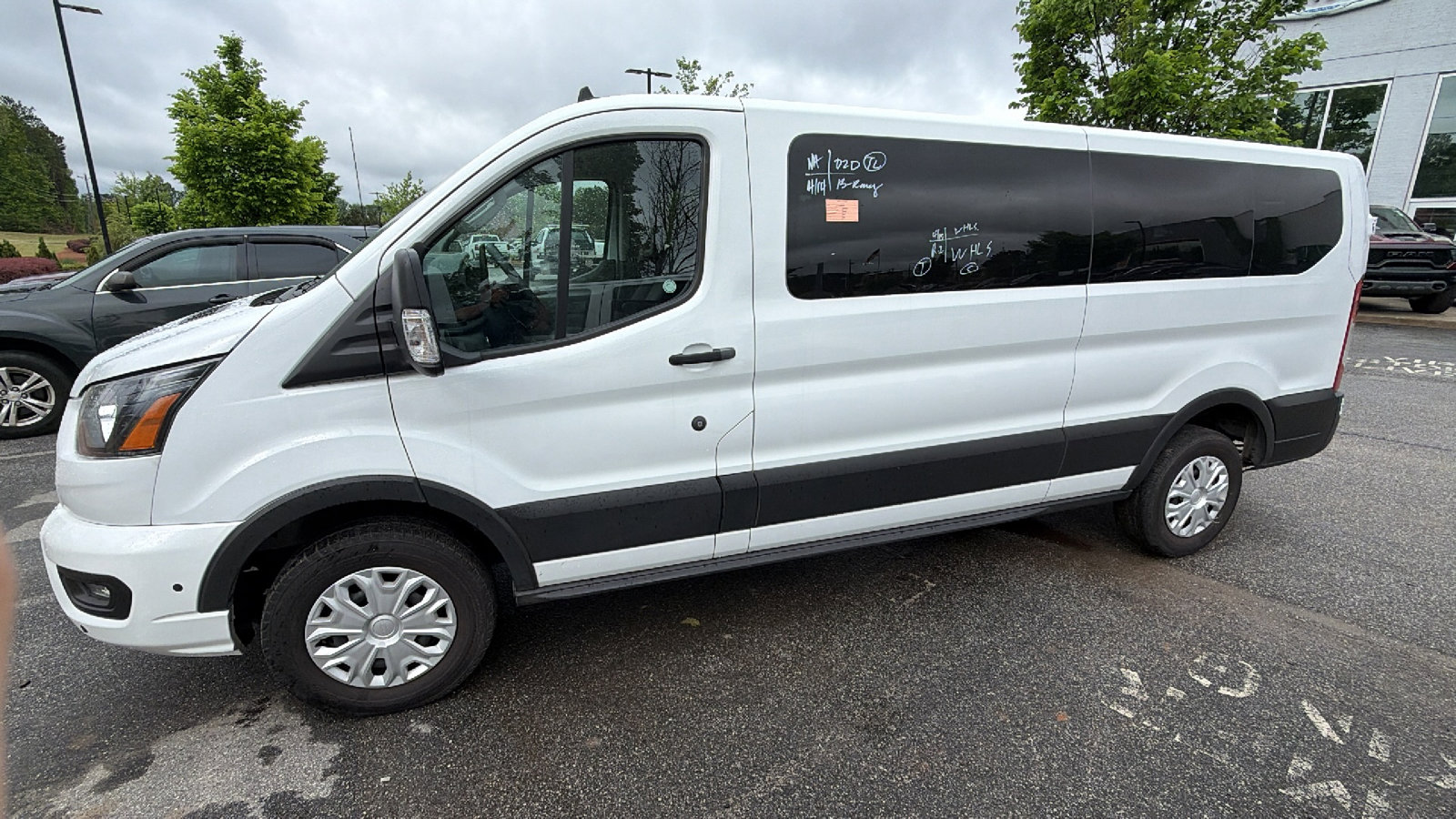 Used 2025 Ford Transit 350 XLT RWD image 11