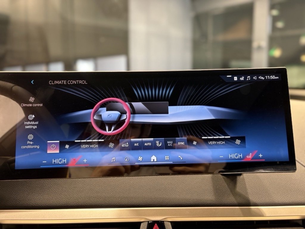 Used 2025 BMW iX xDrive50 w/ Sport Package image 10