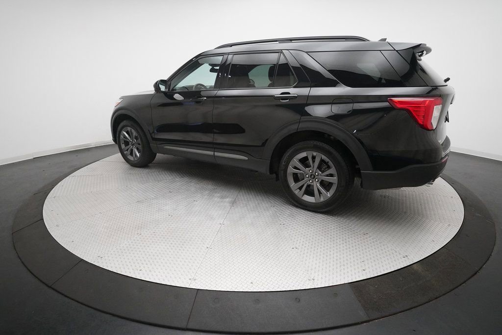Used 2023 Ford Explorer XLT w/ Equipment Group 202A image 12