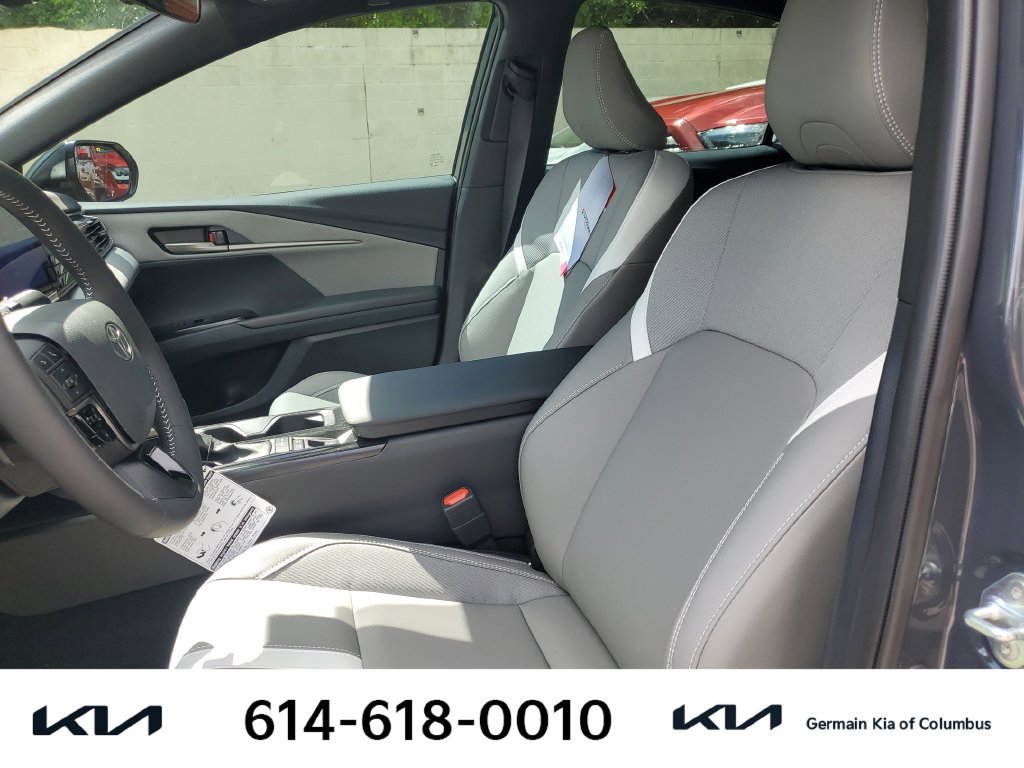 Used 2026 Toyota Camry SE FWD image 18
