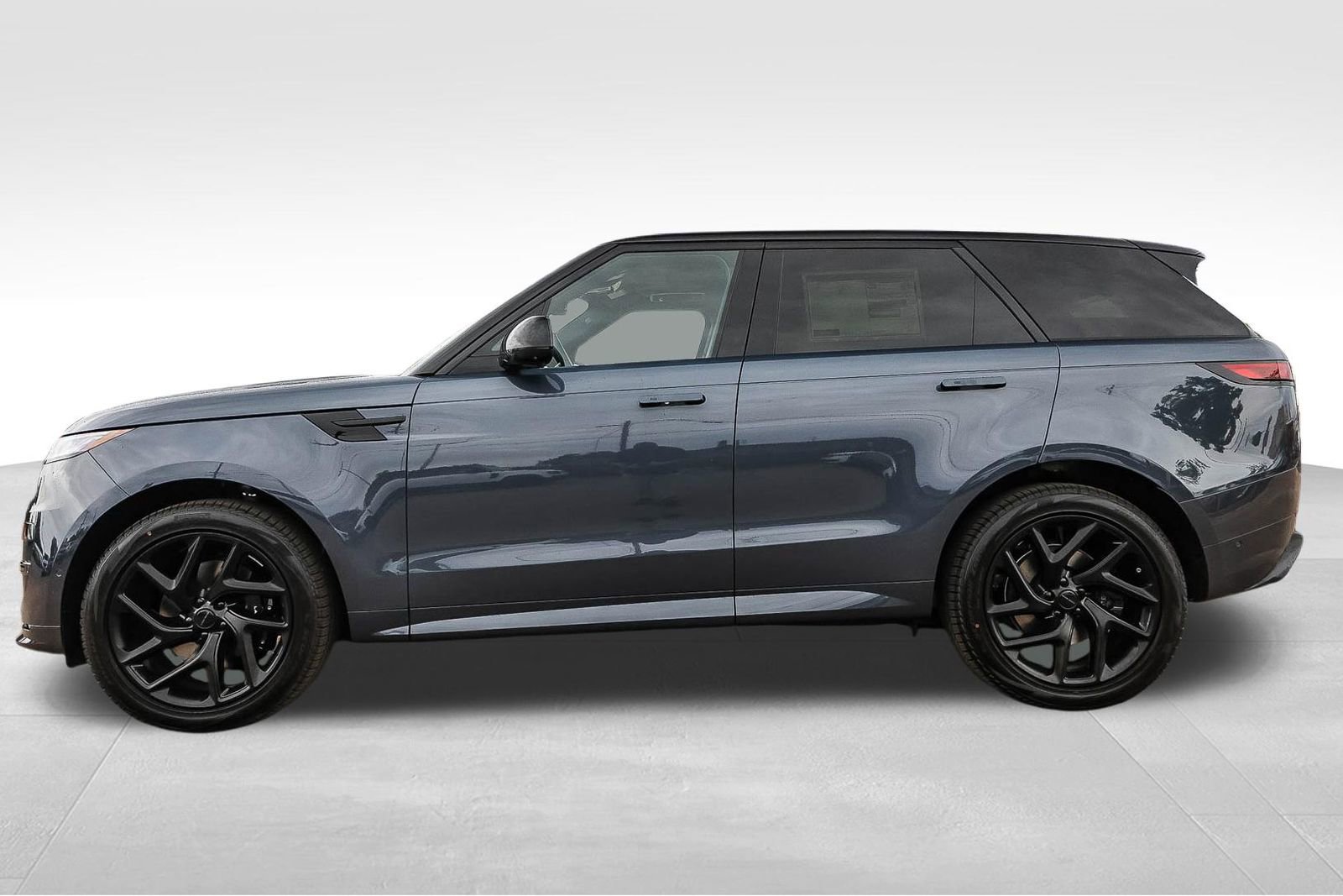 New 2026 Land Rover Range Rover Sport Dynamic SE AWD/4WD image 8