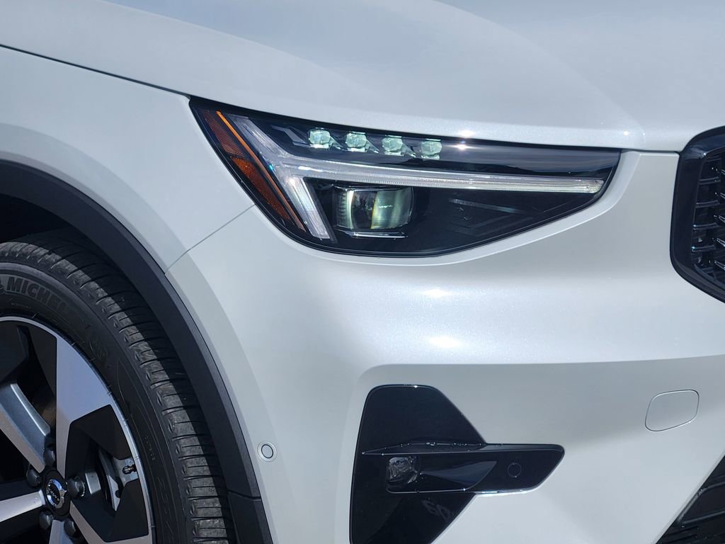 New 2026 Volvo XC40 B5 Plus w/ Protection Package Premier image 27