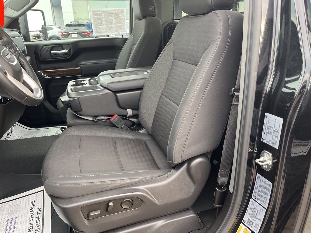 Used 2024 GMC Sierra 3500 SLE w/ SLE Convenience Package image 10