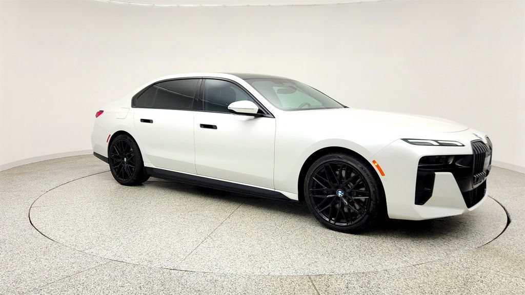 Used 2023 BMW i7 xDrive60 AWD/4WD image 3