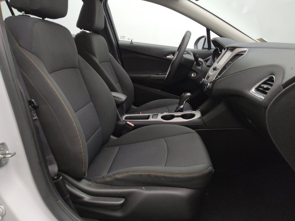 Used 2017 Chevrolet Cruze LS FWD image 21