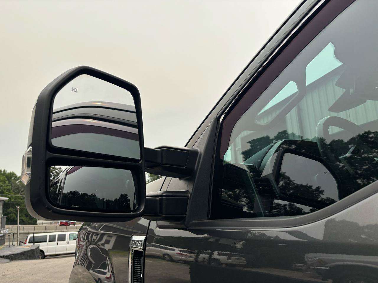 Used 2019 Ford F350 Lariat w/ Lariat Ultimate Package AWD/4WD image 26
