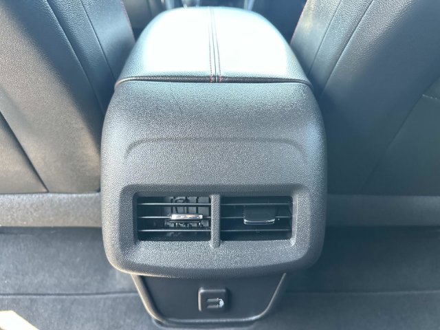 Used 2023 Chevrolet Equinox RS FWD image 16