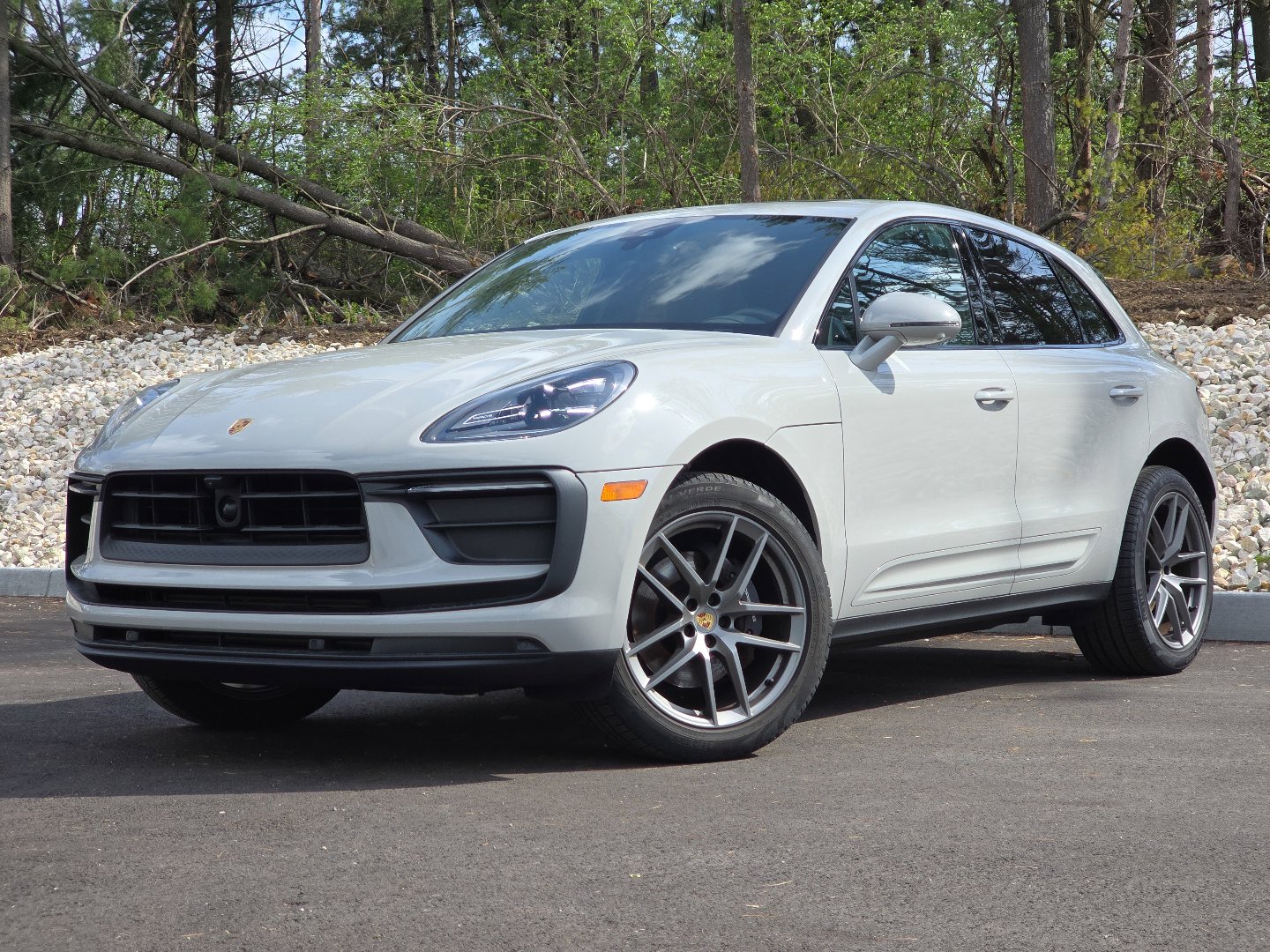 Used 2023 Porsche Macan Turbo image 1