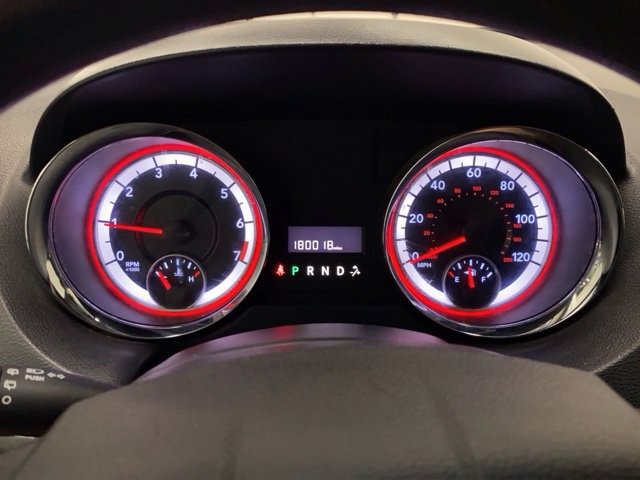 Used 2014 Dodge Grand Caravan SXT FWD image 26